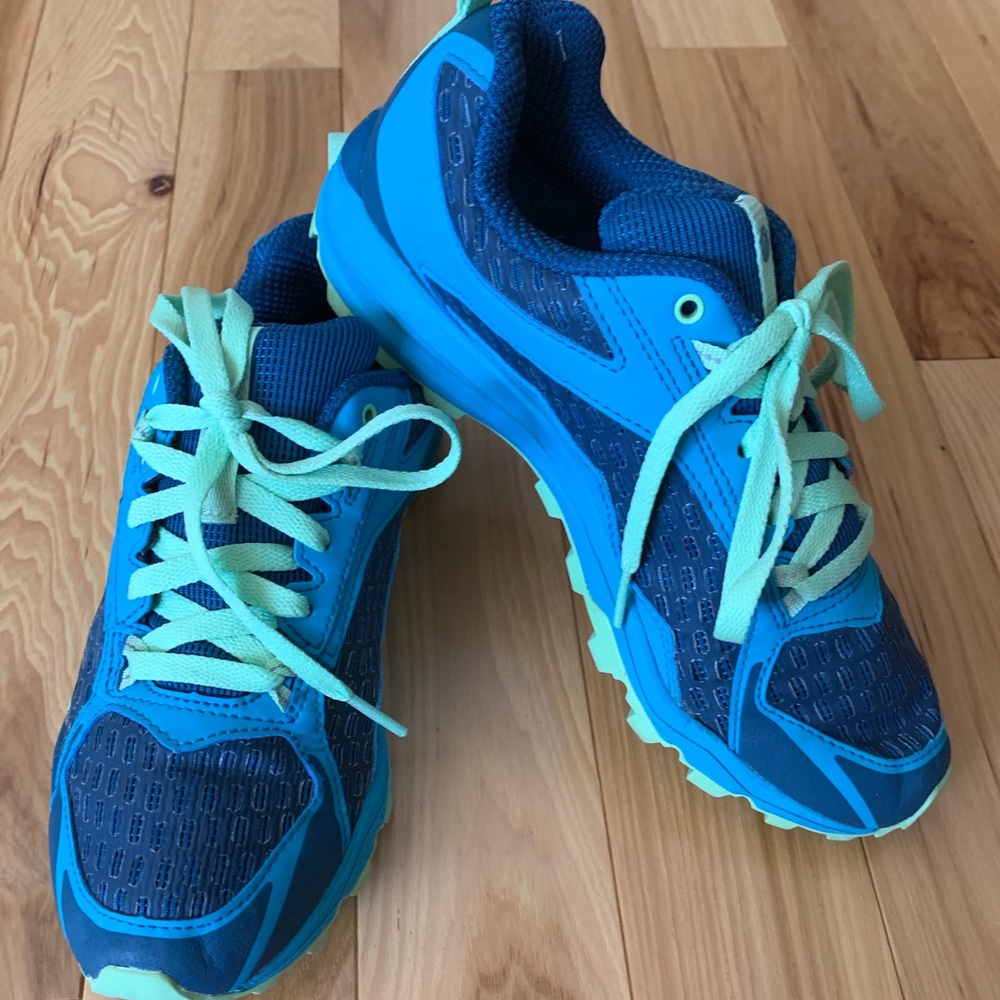 Merrell Women’s running shoes Sz 7